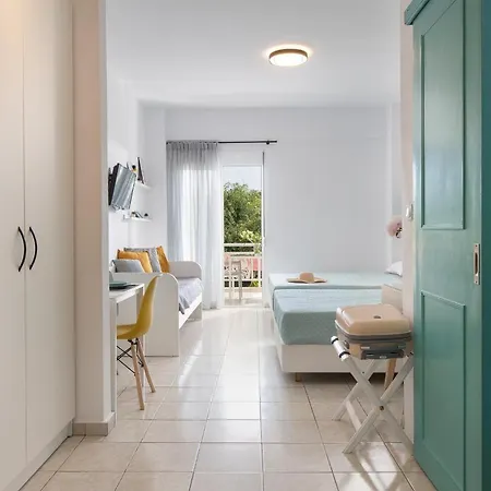 Kochyli Beach Studios *